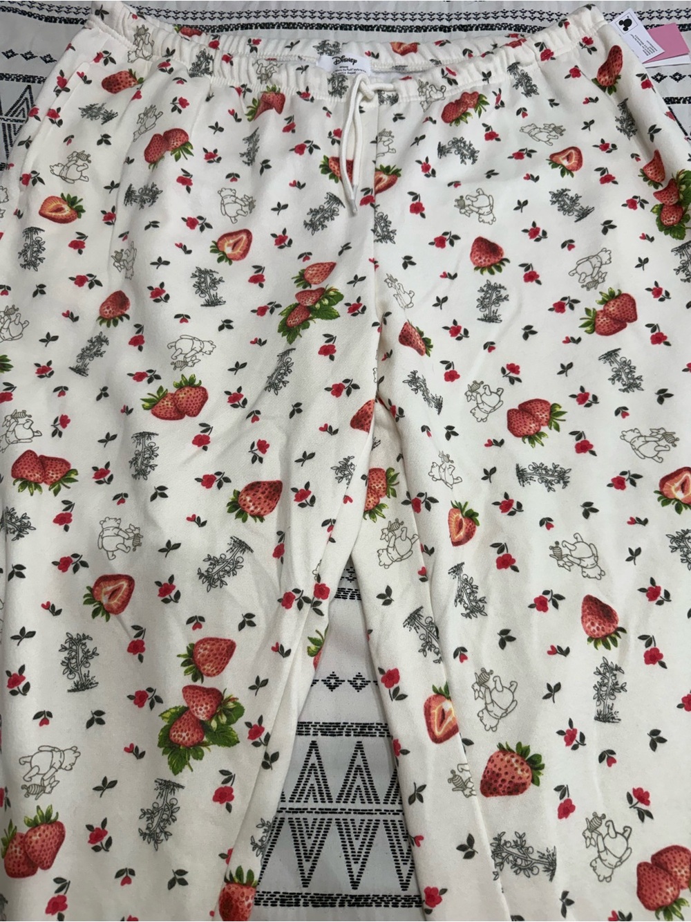 Disney Women’s Winnie the Pooh and Strawberry-Print Joggers-White